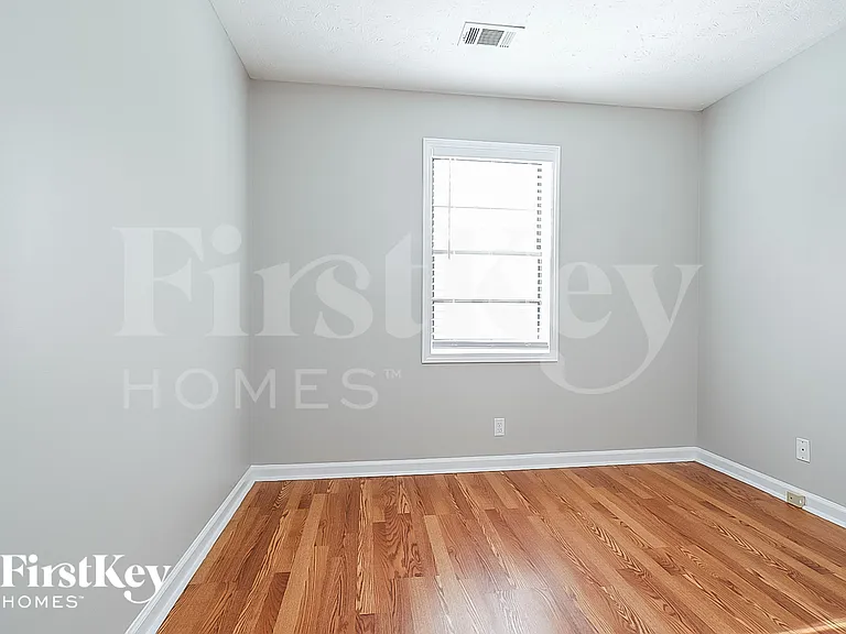 2047 Lake Ridge Ter — Photo 15
