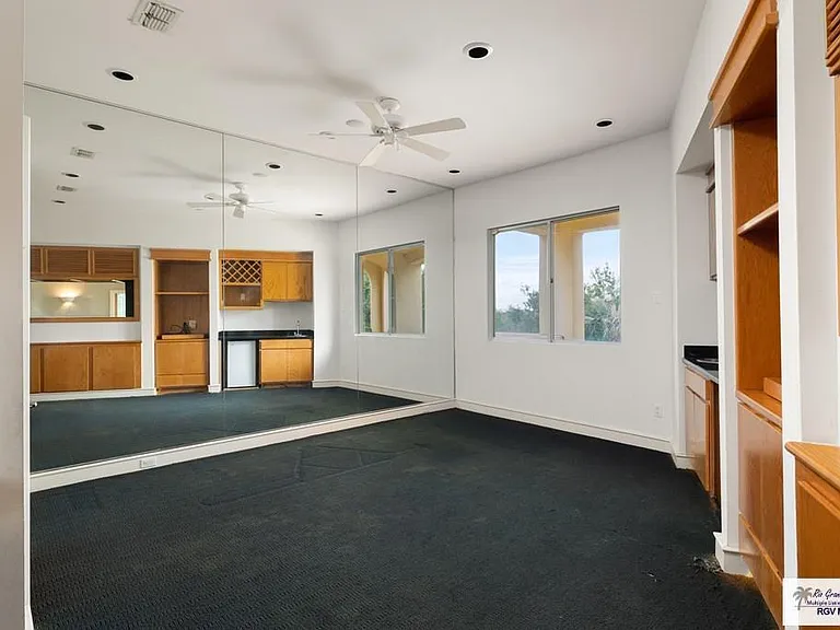 3201 Lazy Lake Dr — Photo 31