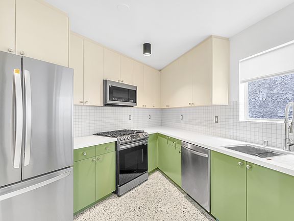 4th image of 6615 Franklin Ave #2B-2Ba-1000Sqft