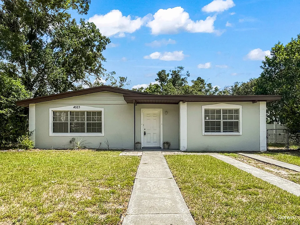 4523 Dolphin Dr