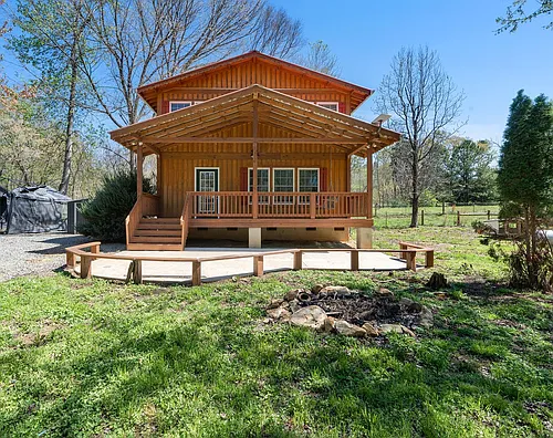 35 Hedgecock Farm Photo 1