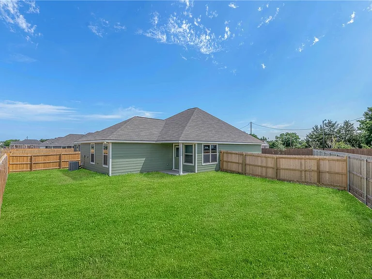 2807 Messenger Way — Photo 16