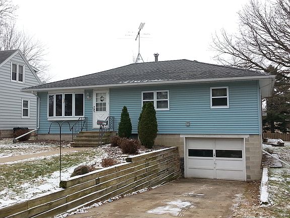 Front, tuck under garage