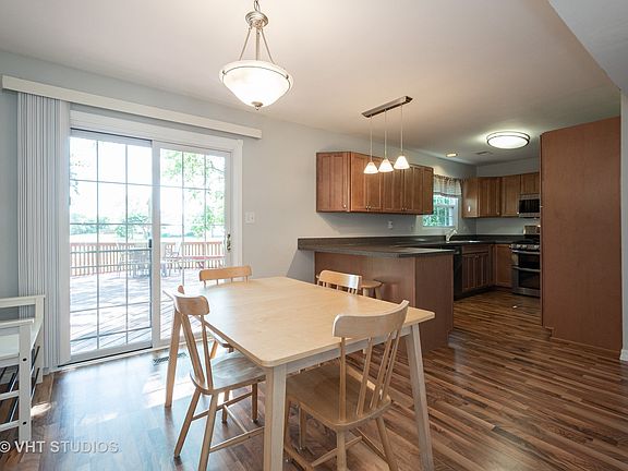 4th image of 4435 Shorewood Dr N
