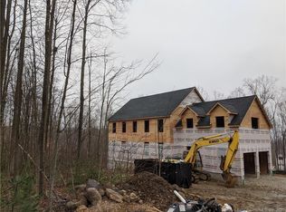 11 Reservoir Rd, New Milford, CT 06776