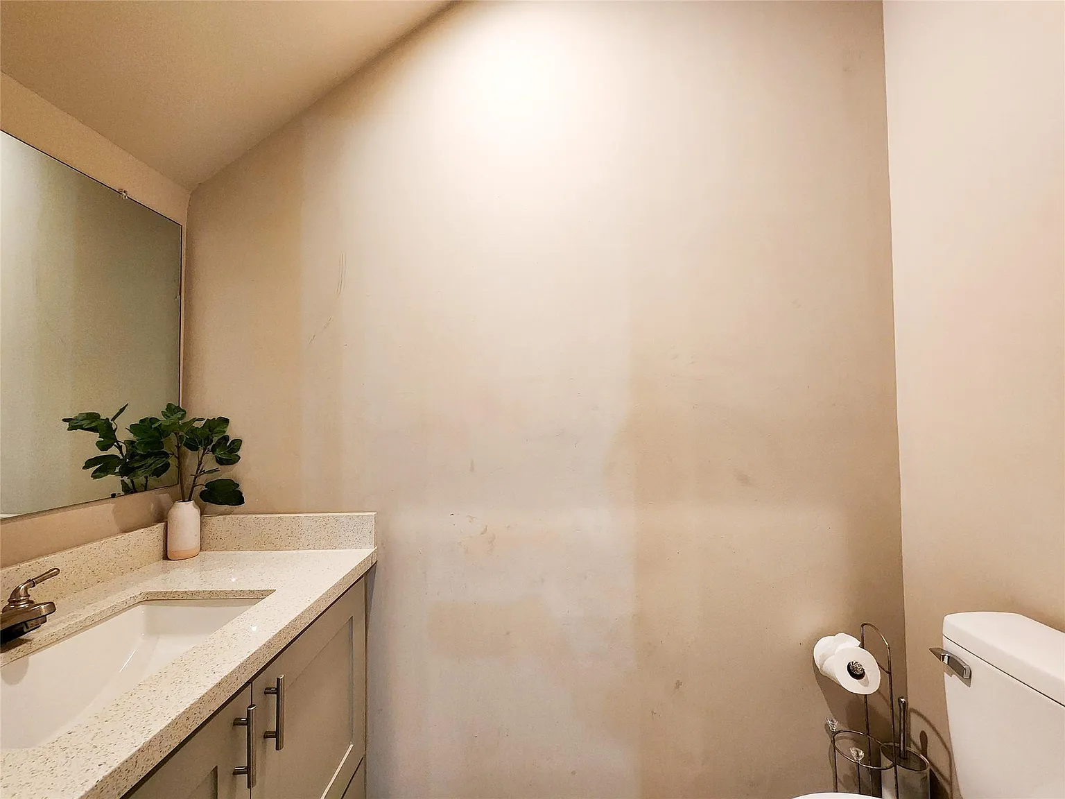 2 bed, 1.5 bath, 1050 sqft, $1,575 — Photo 3