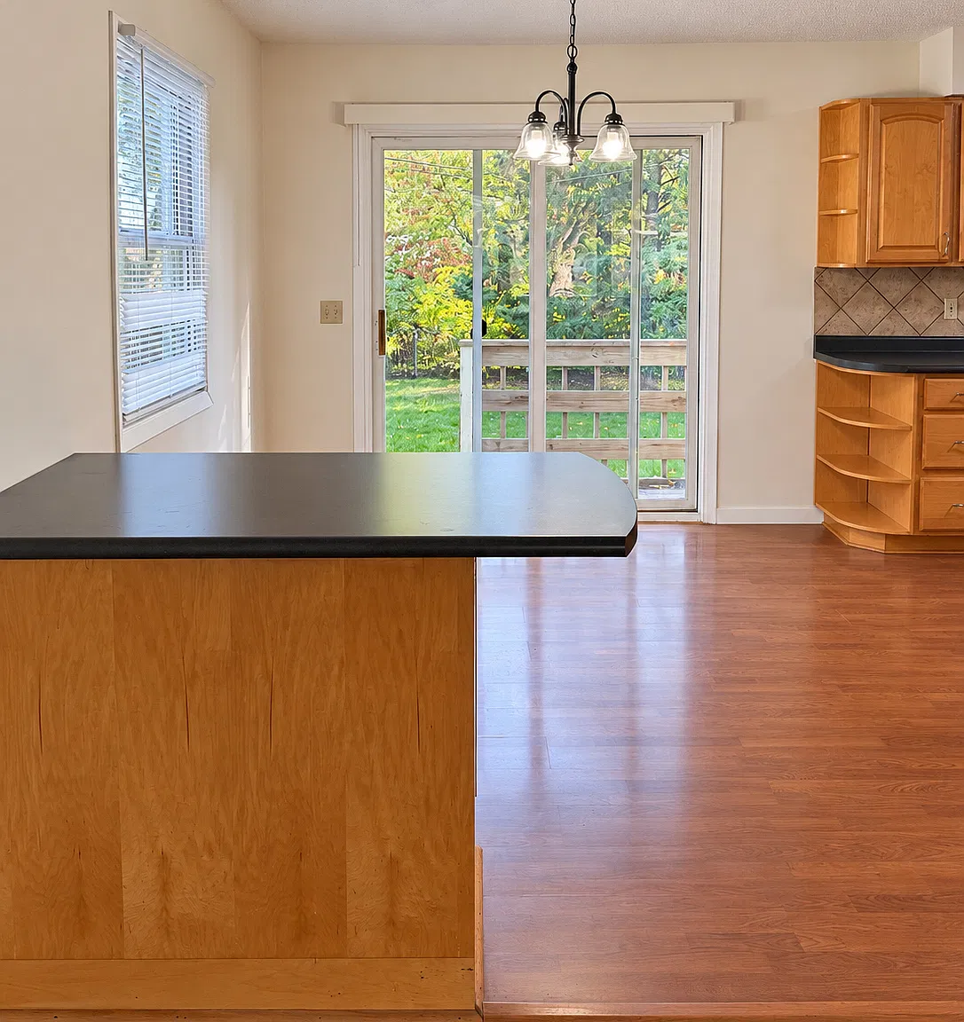 3 bed, 1583 sqft, $2,395 — Photo 3