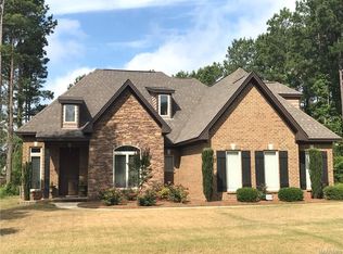 137 N Dogwood Ter, Wetumpka, AL 36093