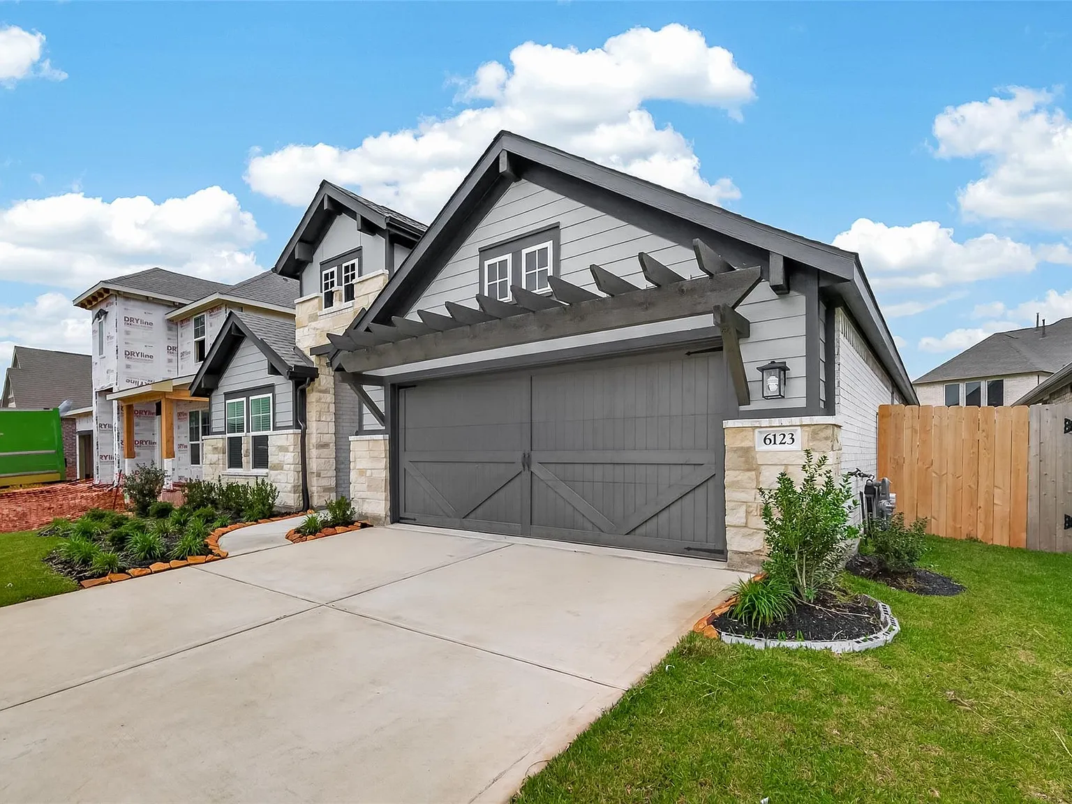 4 bed, 3.0 bath, 2168 sqft, $3,000 — Photo 3