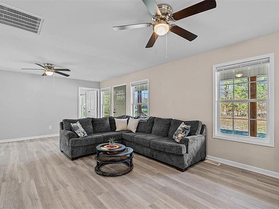 5th image of 7489 Riverside Rd