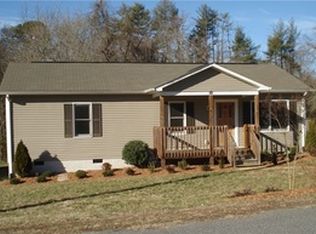 204 Morgan Dr, Morganton, NC 28655
