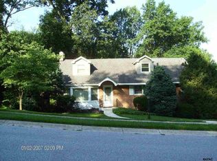2809 Eastwood Dr, York, PA 17402