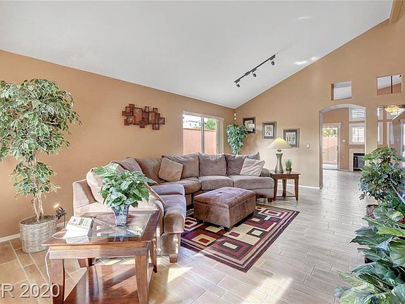 4th image of 1801 Sierra Oaks Ln