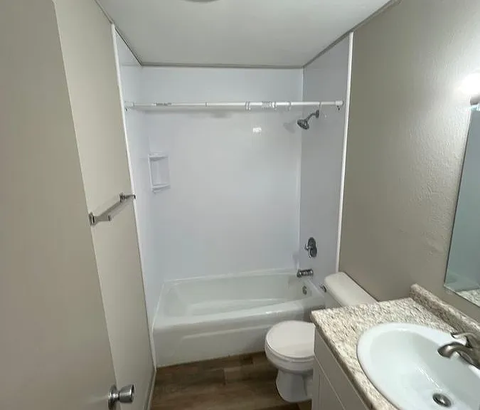 325 Ash St #7 — Photo 5