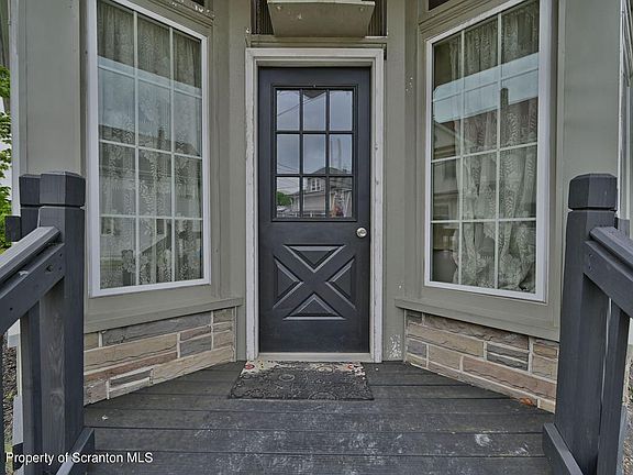 3rd image of 442 Boulevard Ave