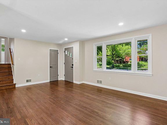 5th image of 10701 Brunswick Ave