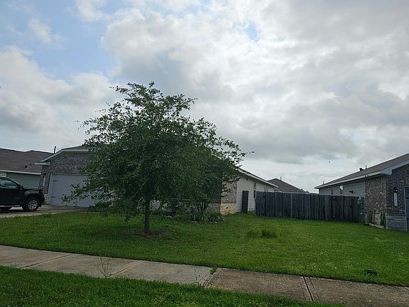 2nd image of 24814 Crimson Pine Dr