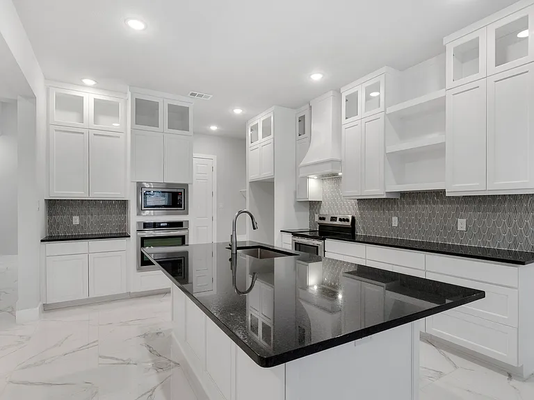 2217 S Peachtree Ct — Photo 8