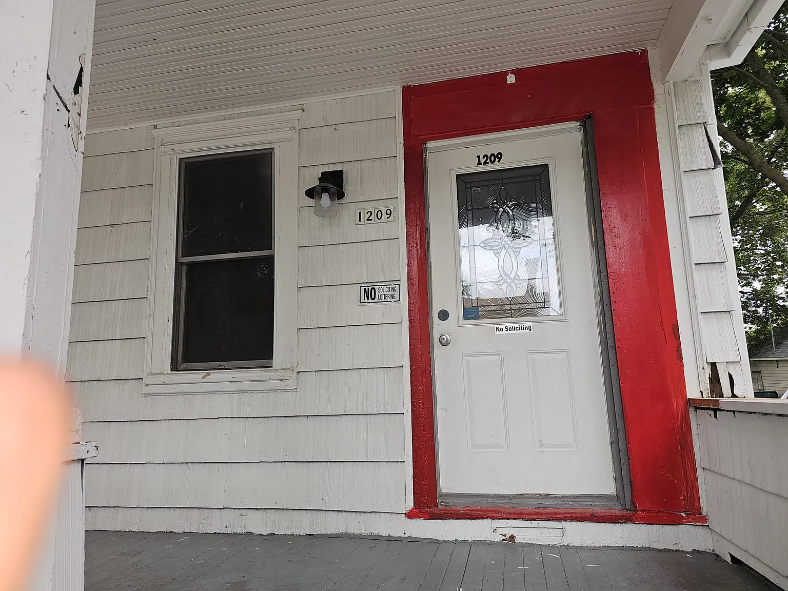 3 bed, 1053 sqft, $1,800 — Photo 2