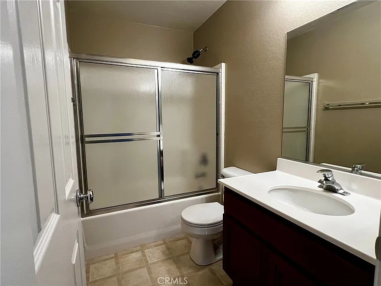 42180 Calabria Dr — Photo 13