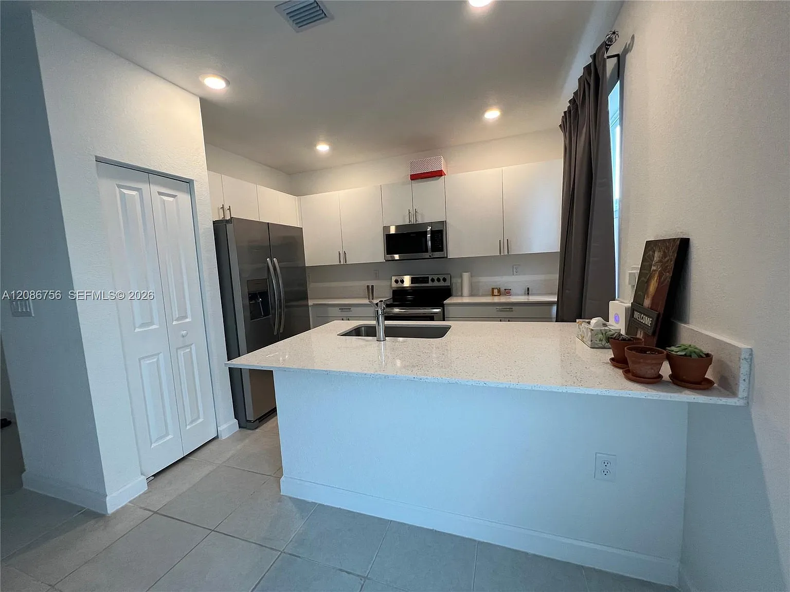 Keys Gate Residential — Photo 4