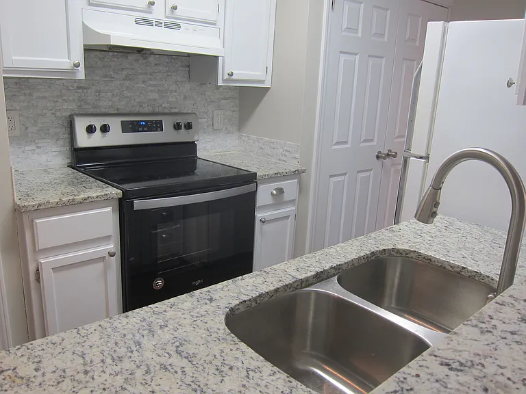 5008 Aberdun Ct — Photo 11
