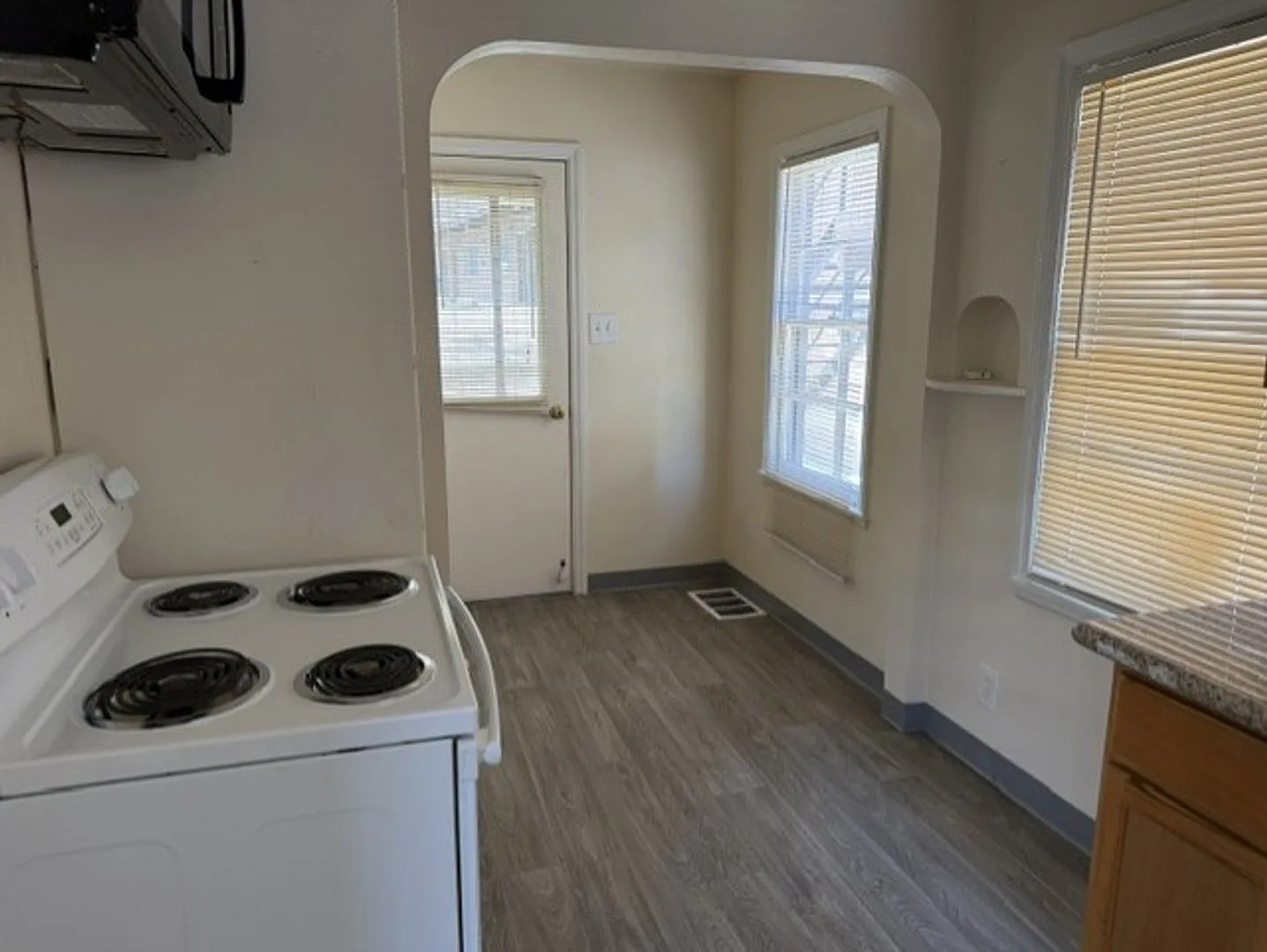 220 W. 11th Street — Photo 3