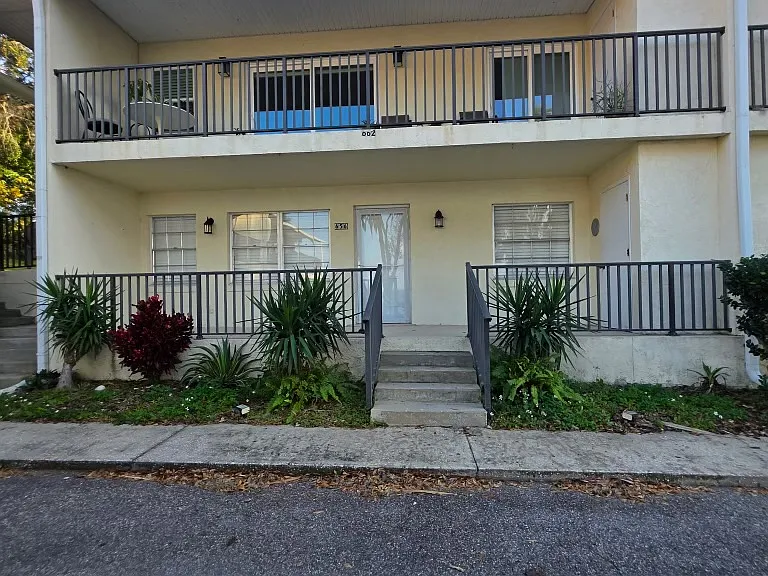 656 W Osceola St — Photo 1