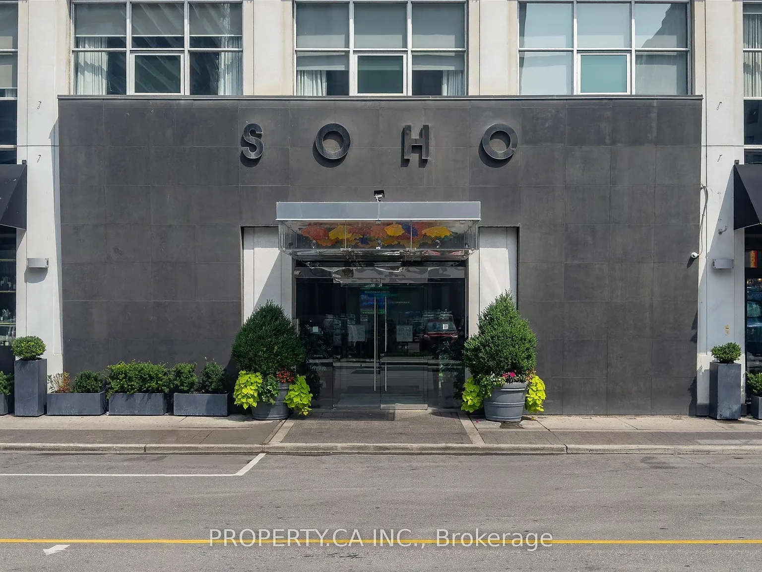 SOHO Met — Photo 2