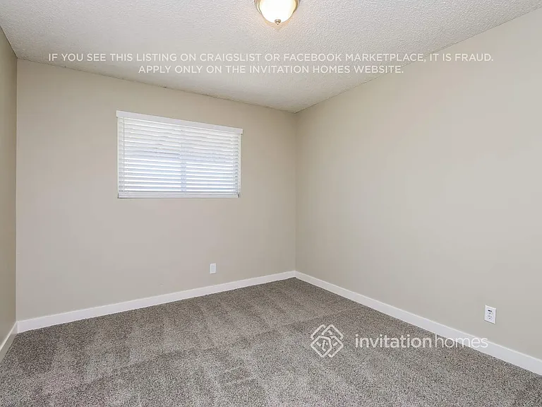 1249 E 8th St — Photo 13