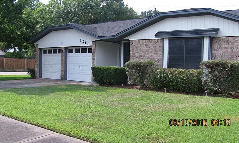 1st image of 1217 Brookhollow Dr