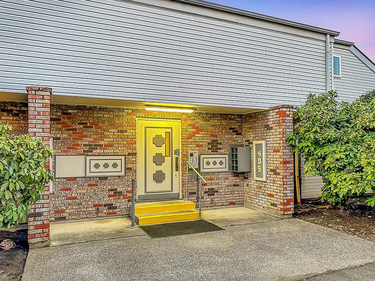 Bldg entrance