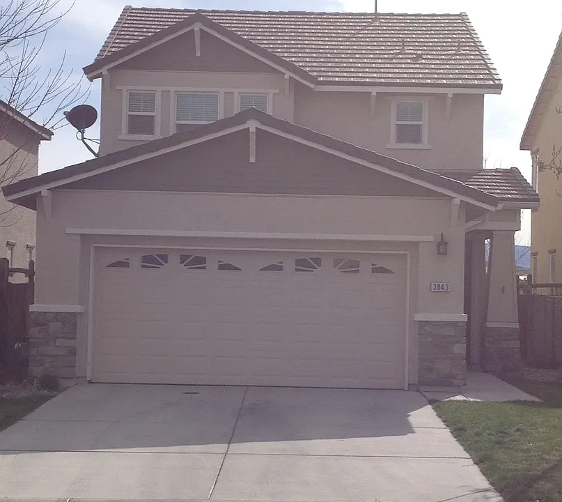 3843 Artadi Dr