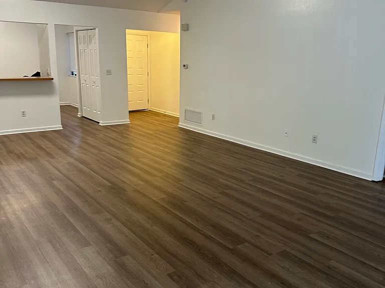 2065-7623 Baymeadows Cir W — Photo 9