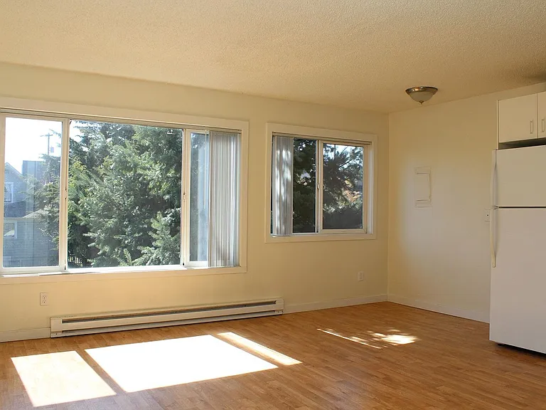 9222 N Lombard St — Photo 9