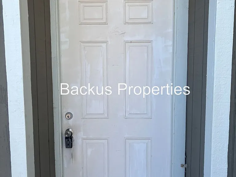 1825 Palm Ave #A — Photo 2