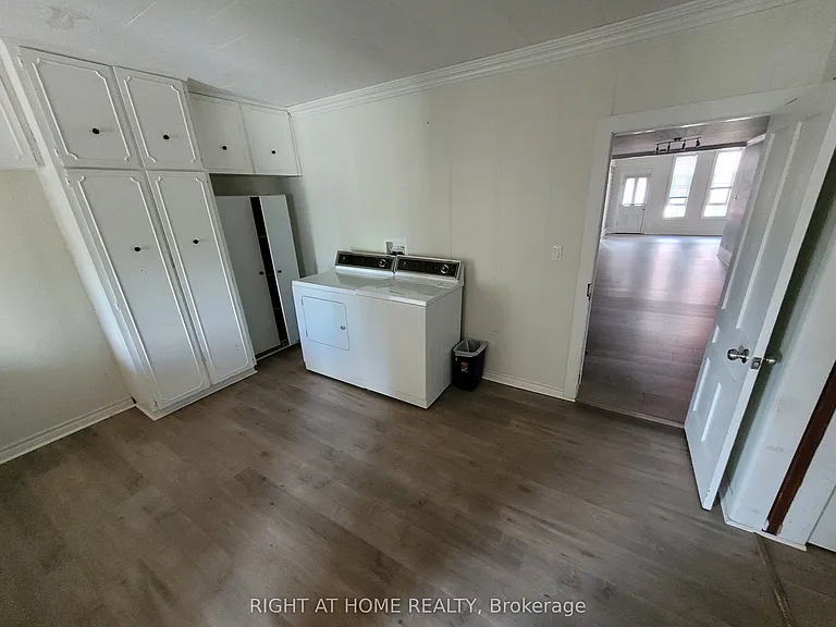 125 Main St W #2 — Photo 15