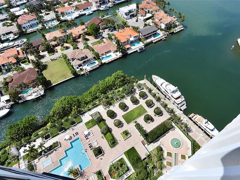 1000 Island Blvd #Penthouse 2 — Photo 28