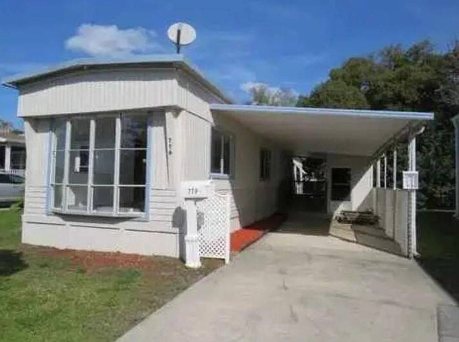 1st image of 779 Holly Hill Dr