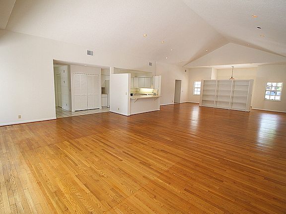 2nd image of 250 Miramar Way