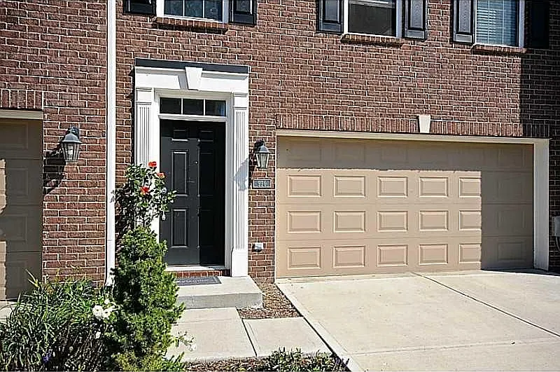 996 Bard Lane — Photo 2
