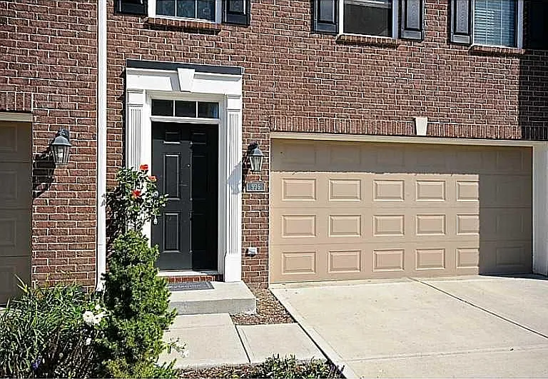 996 Bard Ln — Photo 2