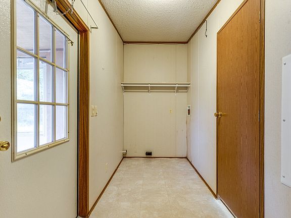 3rd image of 5898 Highway 100 W