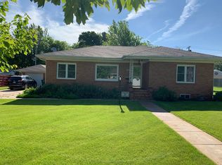 604 S Saunders Ave, Sutton, NE 68979