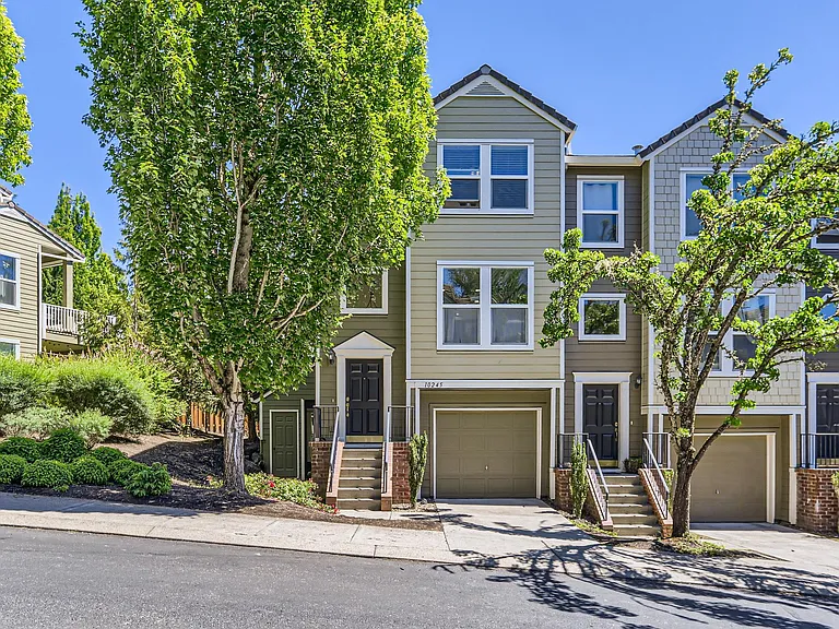 10245 NW Wilshire Ln #10245 — Photo 2