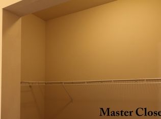 642 Ballymore Rd, Roscoe, IL 61073