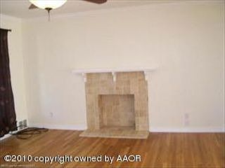 3rd image of 130 N Beverly Dr