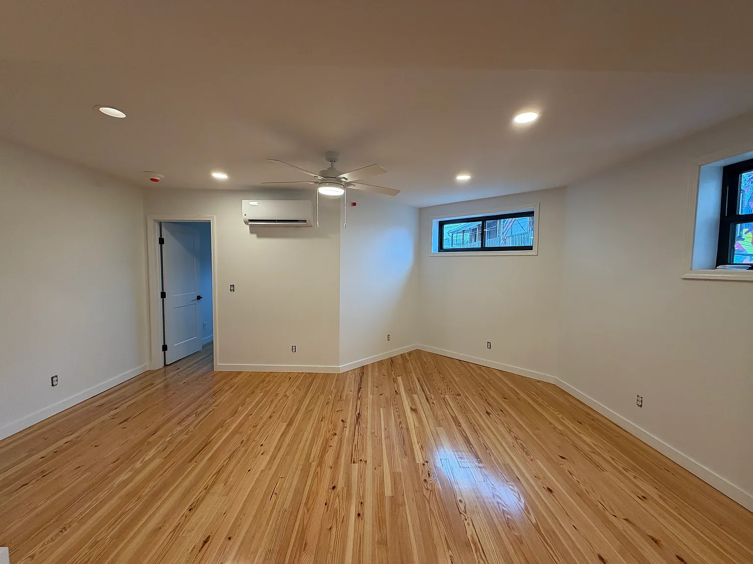1 bed, 700 sqft, $1,600 — Photo 3