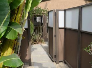 733 N Orange Dr, Los Angeles, CA 90038