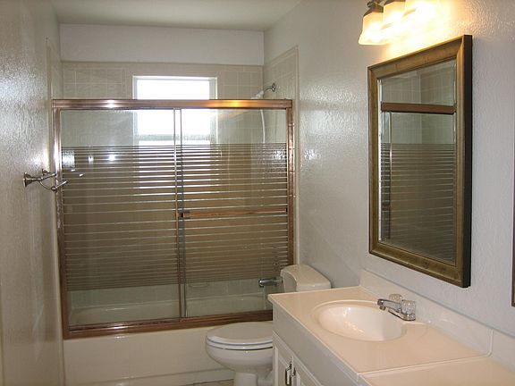 2nd image of 3562 Molona Dr
